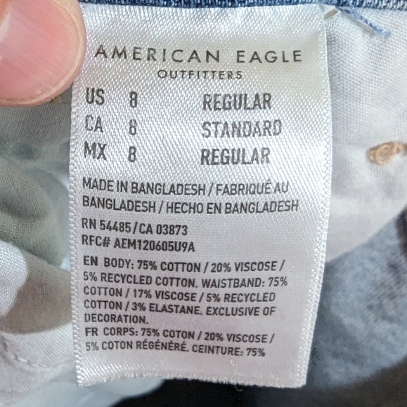 AE Patched Mom Straight Jeans Sz 8R - Picture 13 of 14